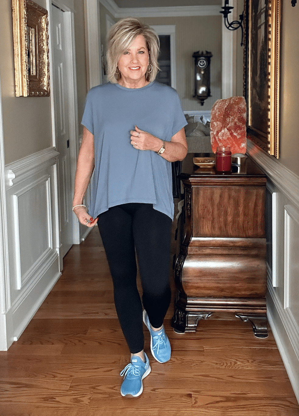 Tania Stephens is wearing a Athleta tee and SPANX leggings for a What I Wore series